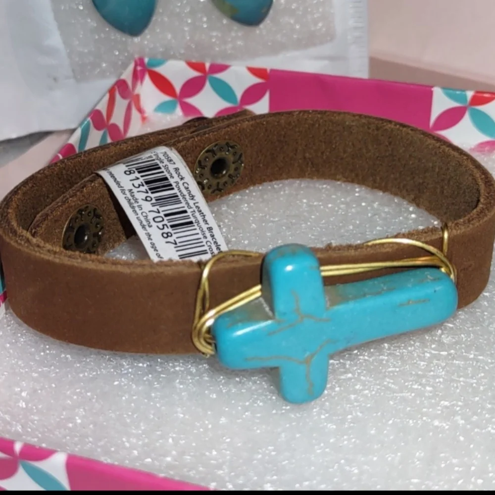UNISEX Leather Bracelet w/ Distressed Turquoise Cross